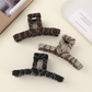 Beau - Large Line Detail Geometric Claw Clip