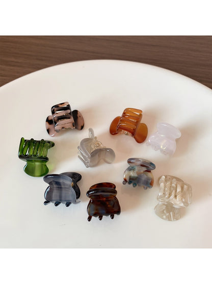 Beau - Mini Minimalist Half Moon Hair Claw Clip