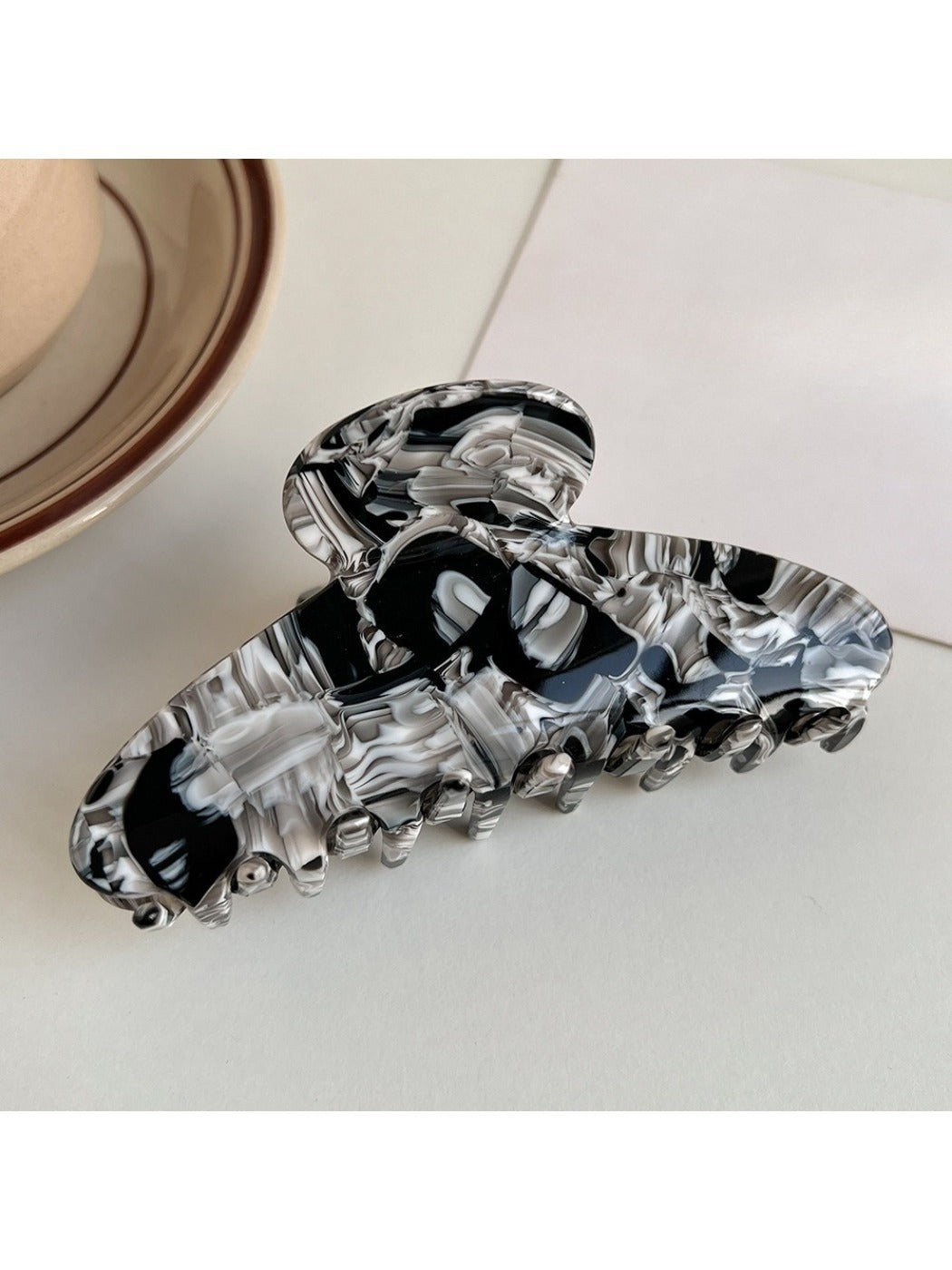 Beau - Dark Textured Hair Claw Clip