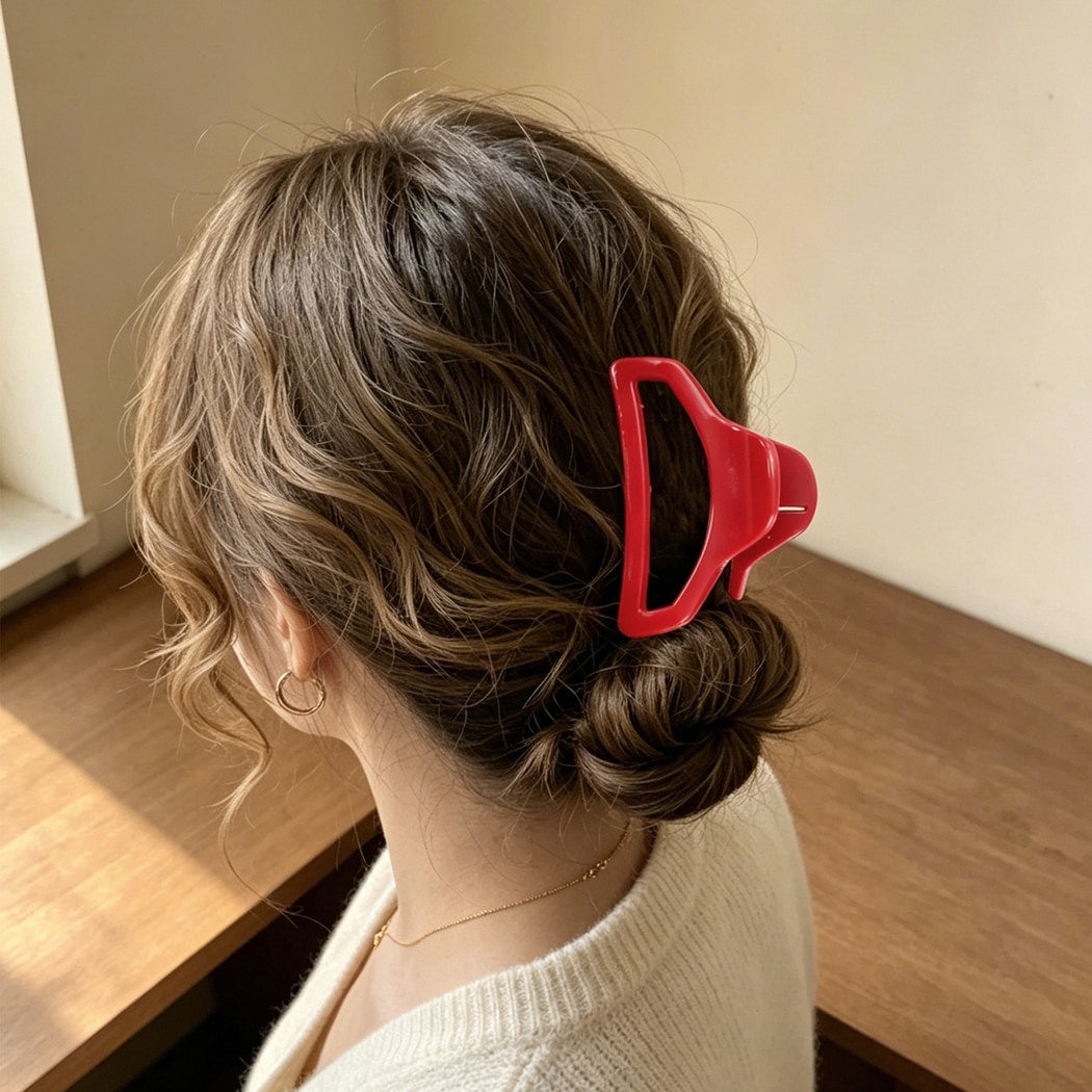 Beau - Simple Pastel Hollow Geometric Claw Clip