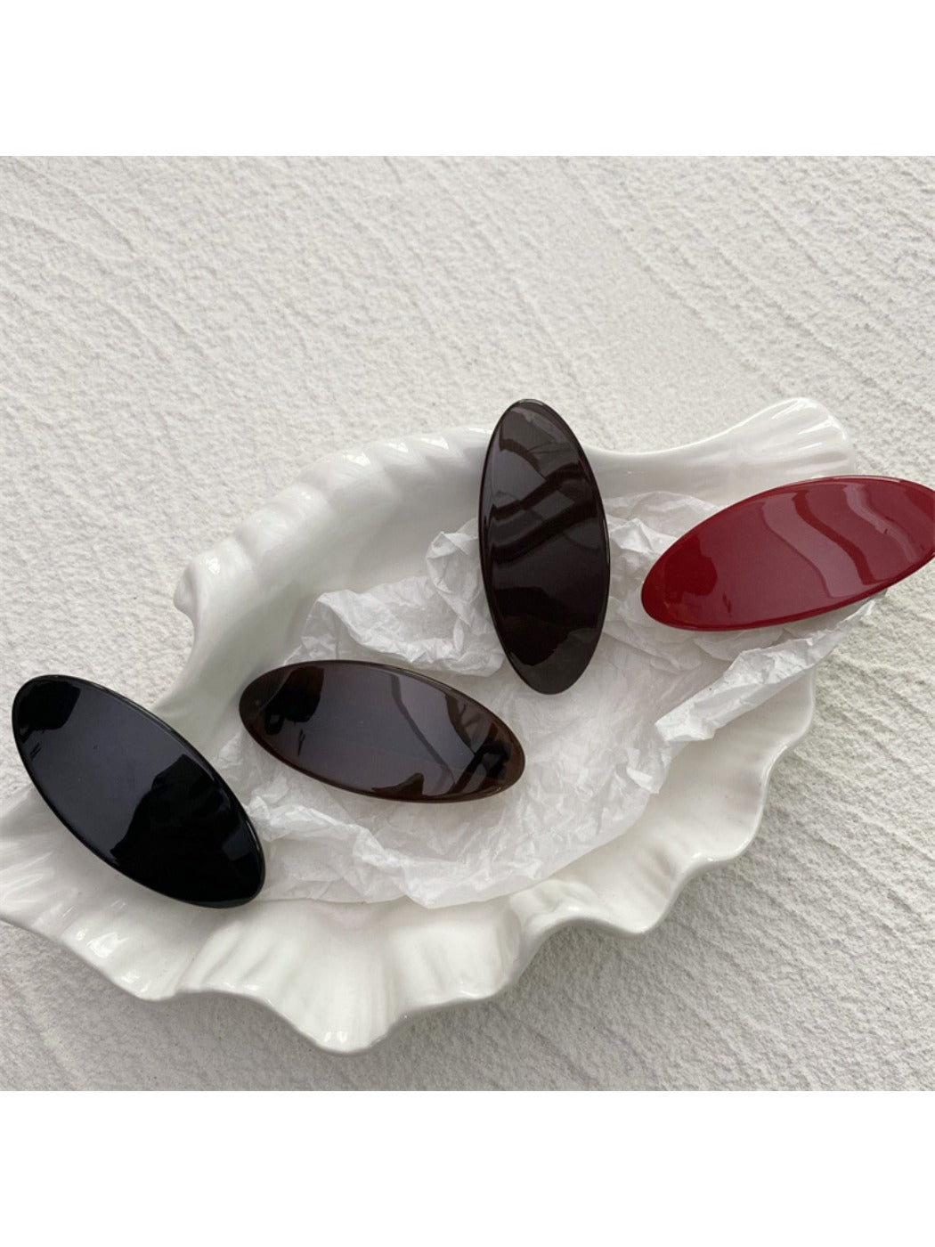Beau - Minimalist Oval Hair Clip