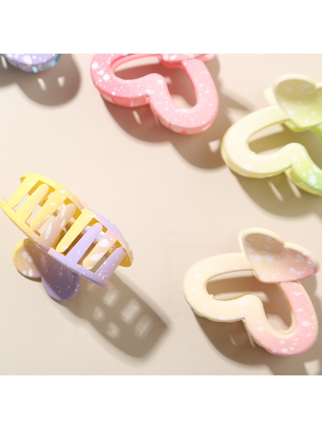 Beau - Gradient Heart Shaped Hair Claw Clip