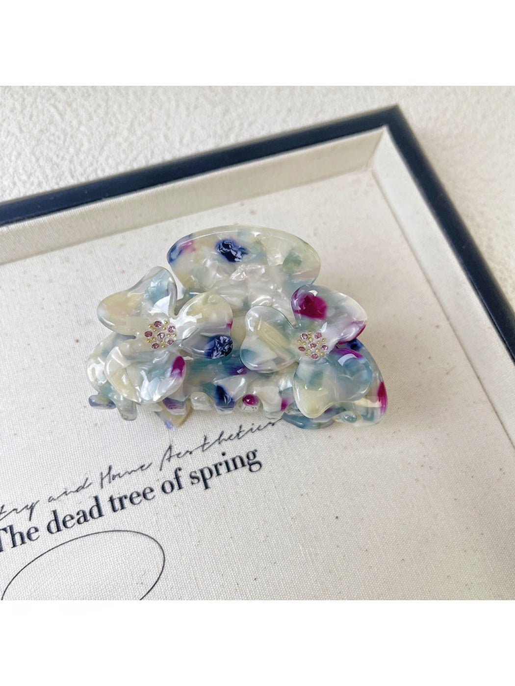 Beau - Flower Shaped Acetate Hair Clip
