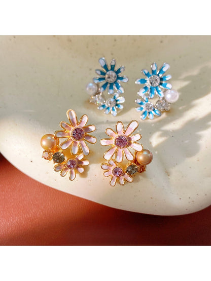 Earedge - Vintage Floral Enamel Detail Stud Earrings