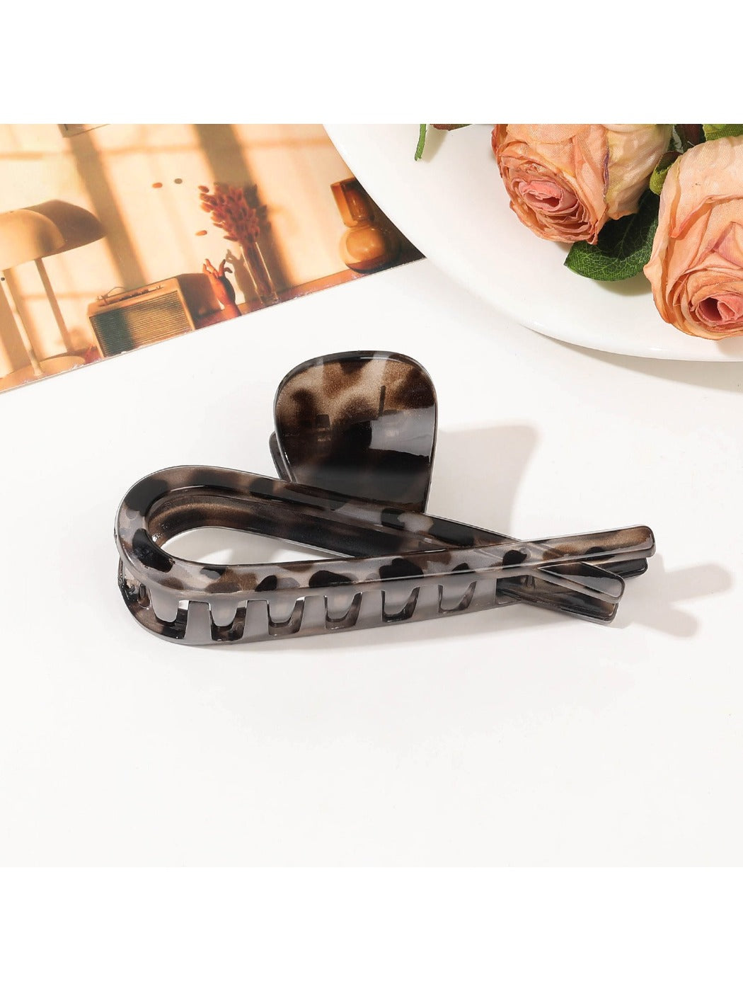 Beau - Dolphin-Shaped Claw Clip