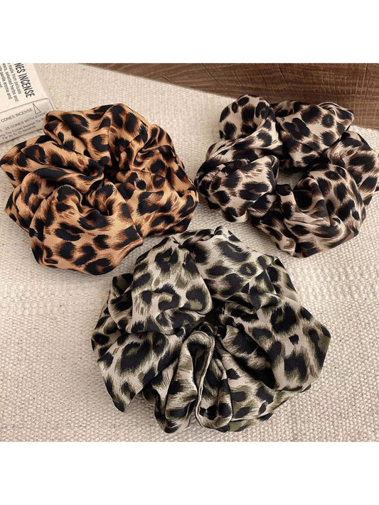 Gifty - Leopard Print Scrunchie Hair Tie