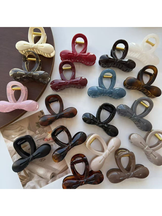 Beau - Cutout Bow Tie Hair Claw Clip