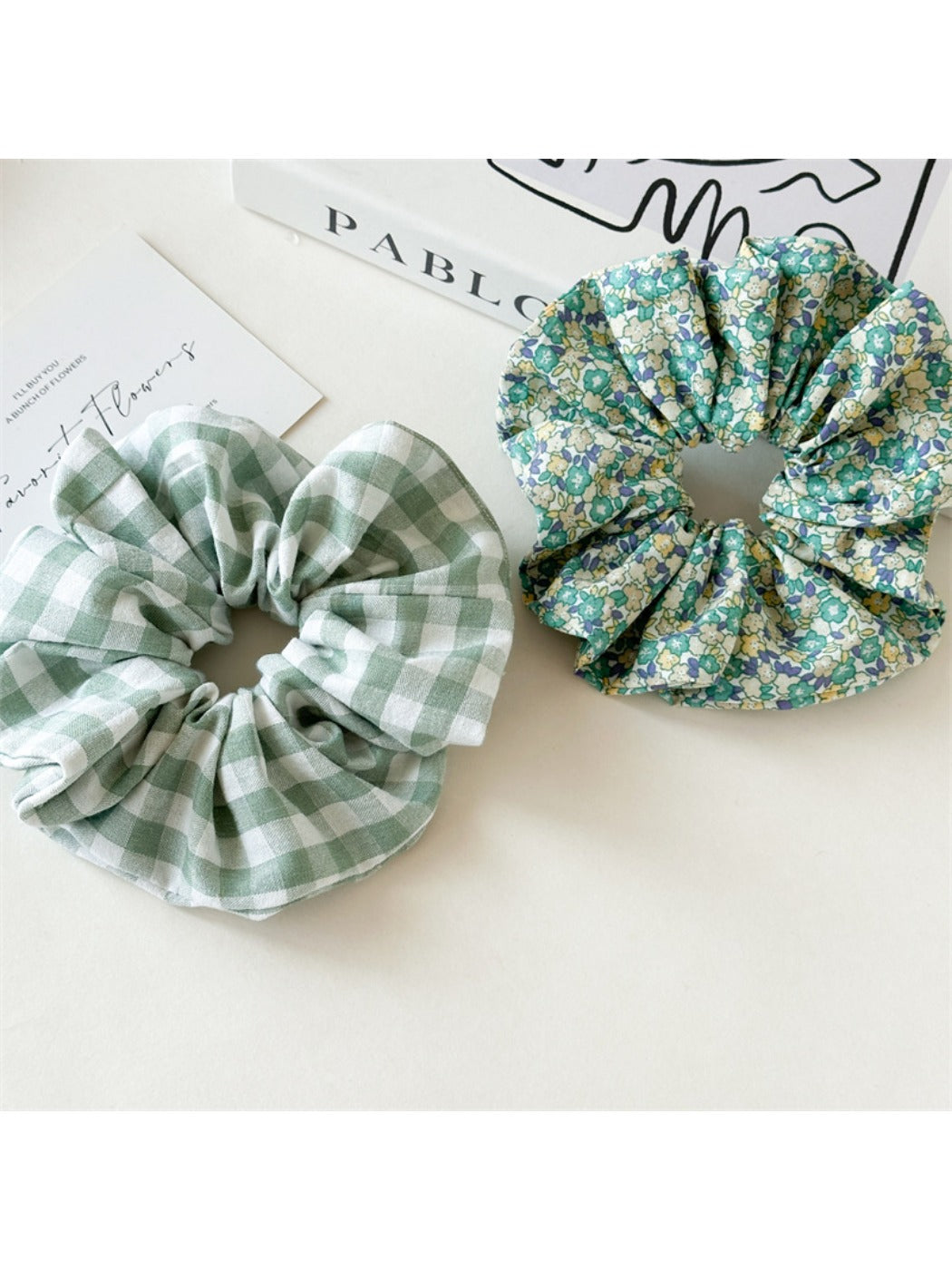 Gifty - Floral Checkered Hair Scrunchie