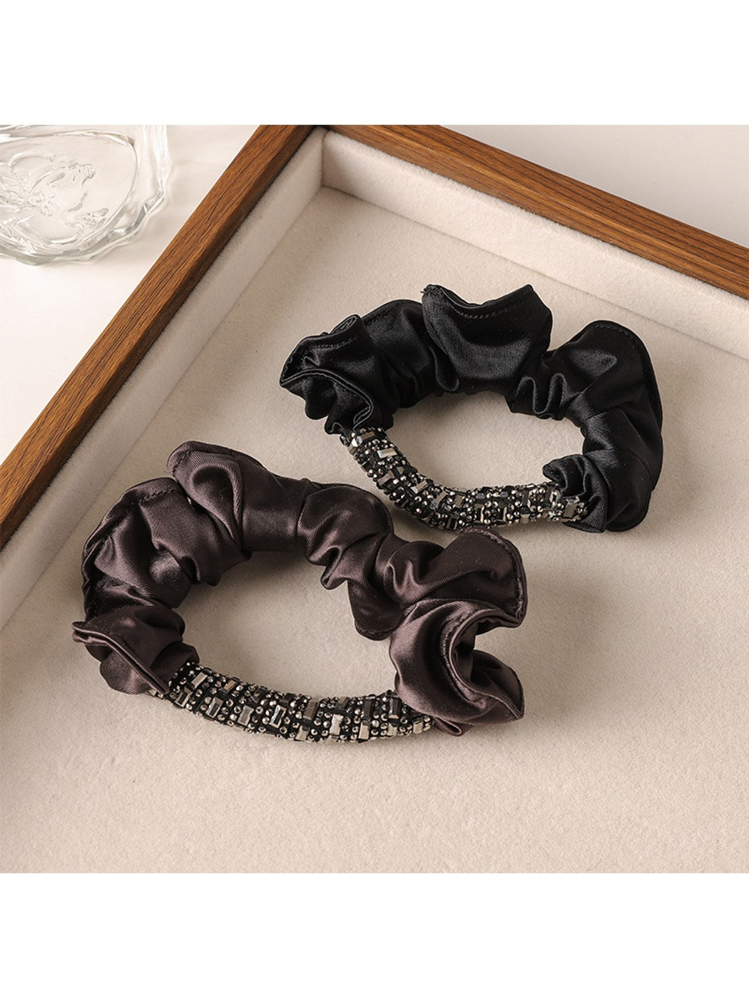 Gifty - Satin Ruffle Edge Polyester Elastic Scrunchie