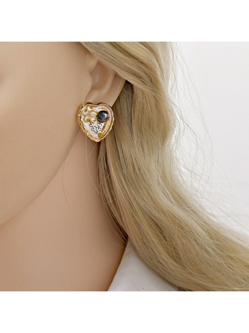 Earedge - Heart Shaped Elegant Oil Painting Style Earrings