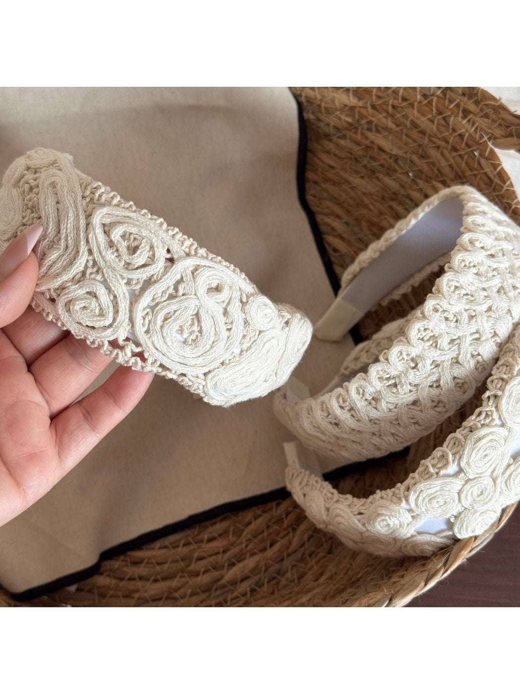 Gifty - Wide Floral and Irregular Texture Headband