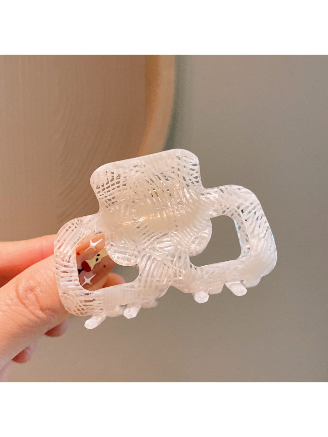 Beau - Geometric Cutout Acetate Fiber Hair Claw Clip