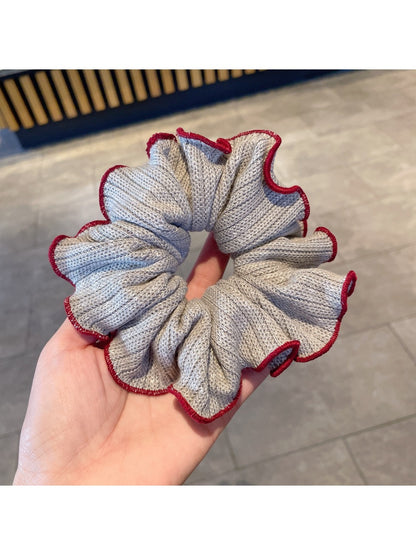 Gifty - Gray Crinkled Elastic Scrunchies
