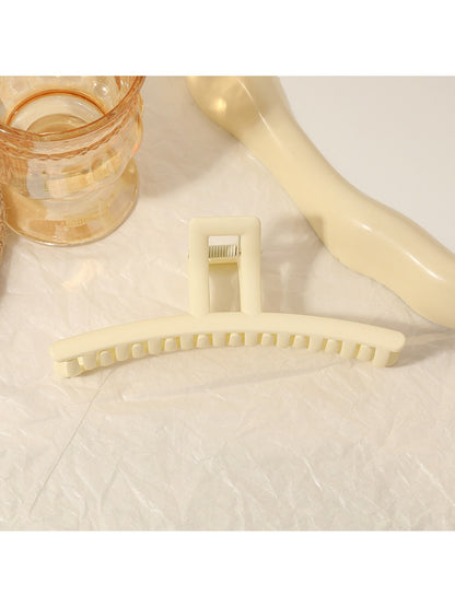 Beau - Creamy Elegant Hair Claw Clip