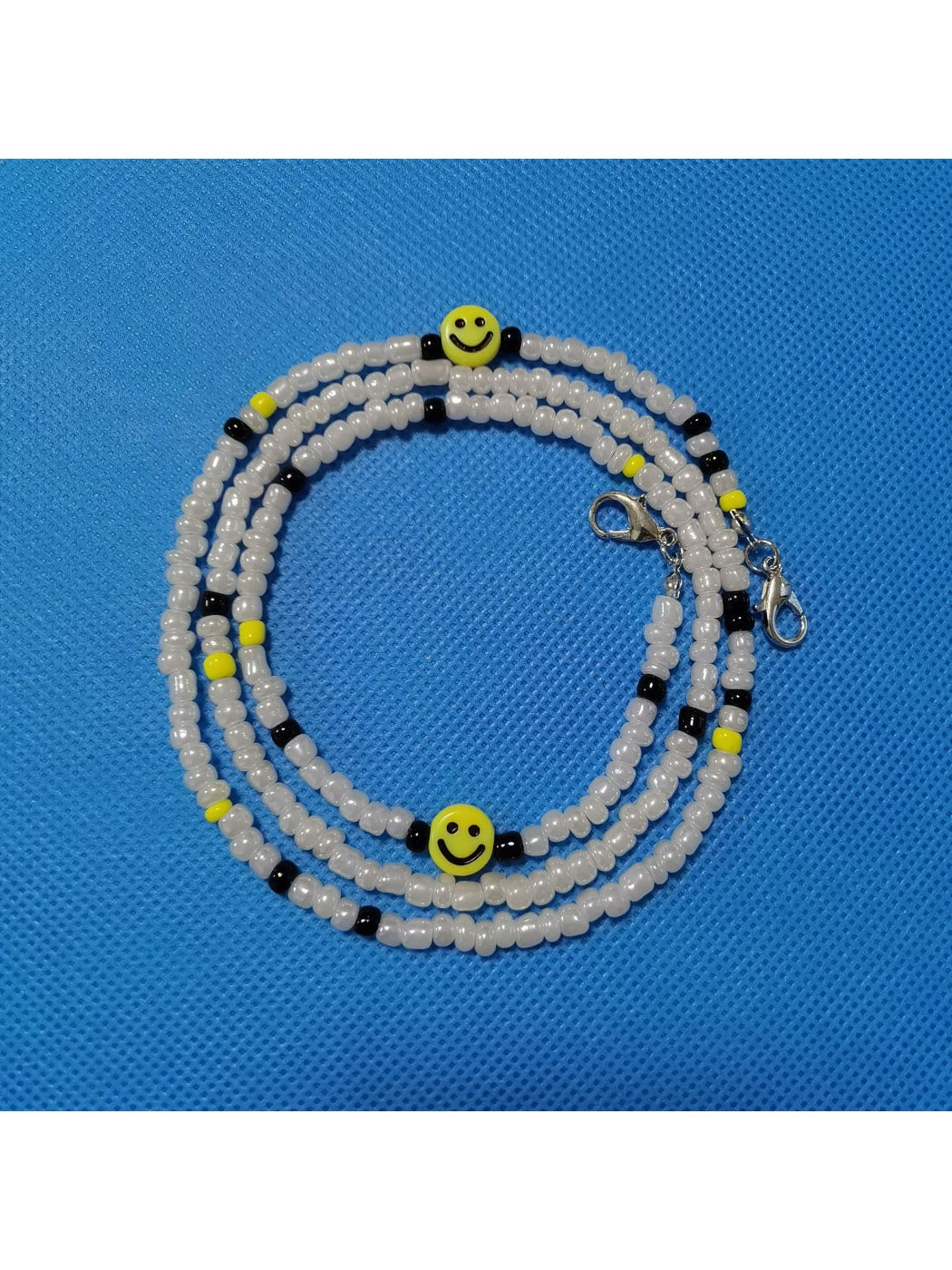 Velra - Vintage Seed Bead Smiley Face Eyeglass Strap