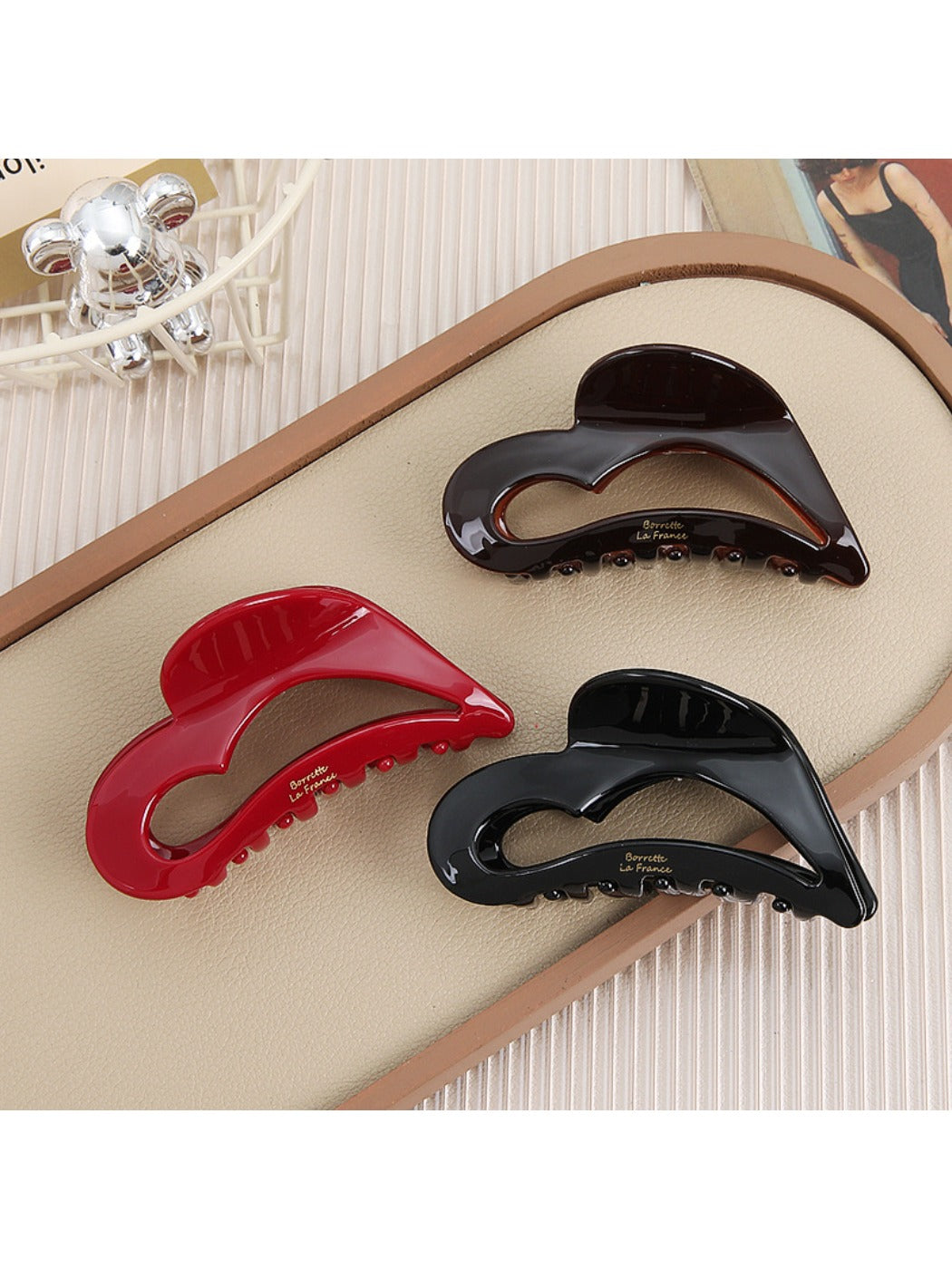 Beau - Open Heart Pattern Hair Claw Clip