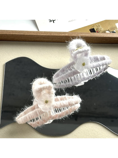 Beau - Plush Floral Decorative Claw Clip