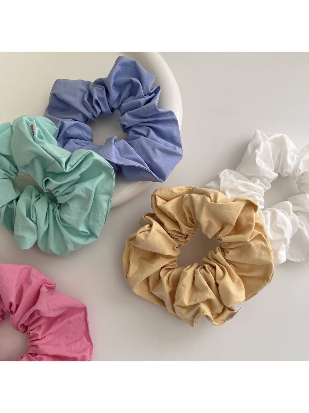 Gifty - Colorful Scrunchie Hair Ties