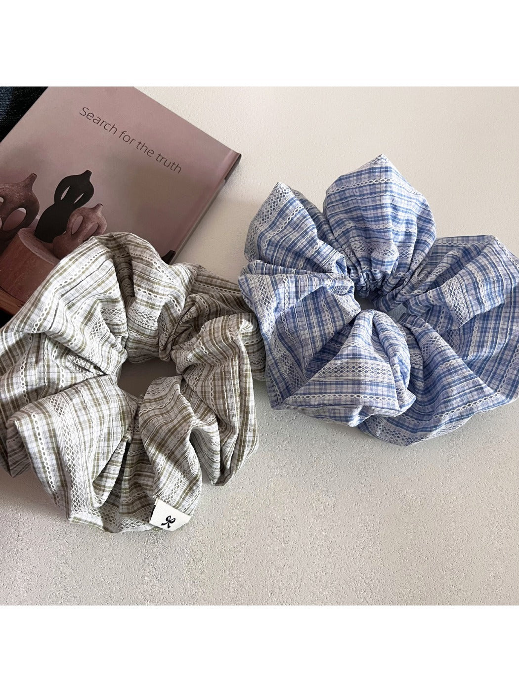 Gifty - Elegant Simple Plaid Scrunchie