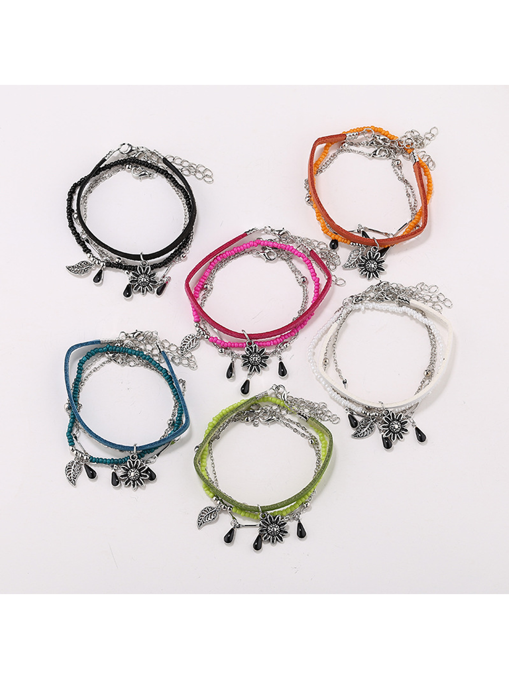 Lovra - Beaded Ethnic Style Pendant Bracelet