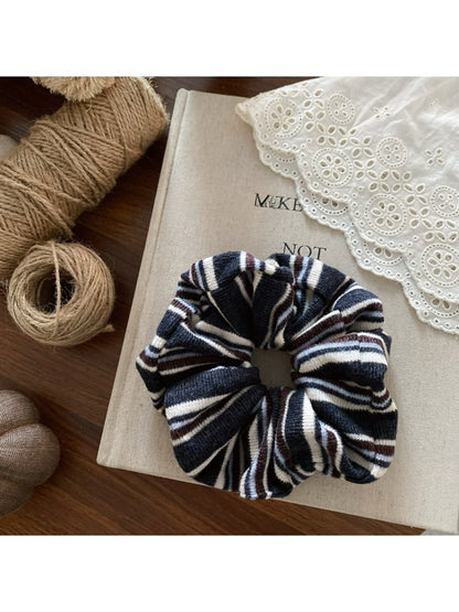 Gifty - Trendy Striped Scrunchie Hair Ties