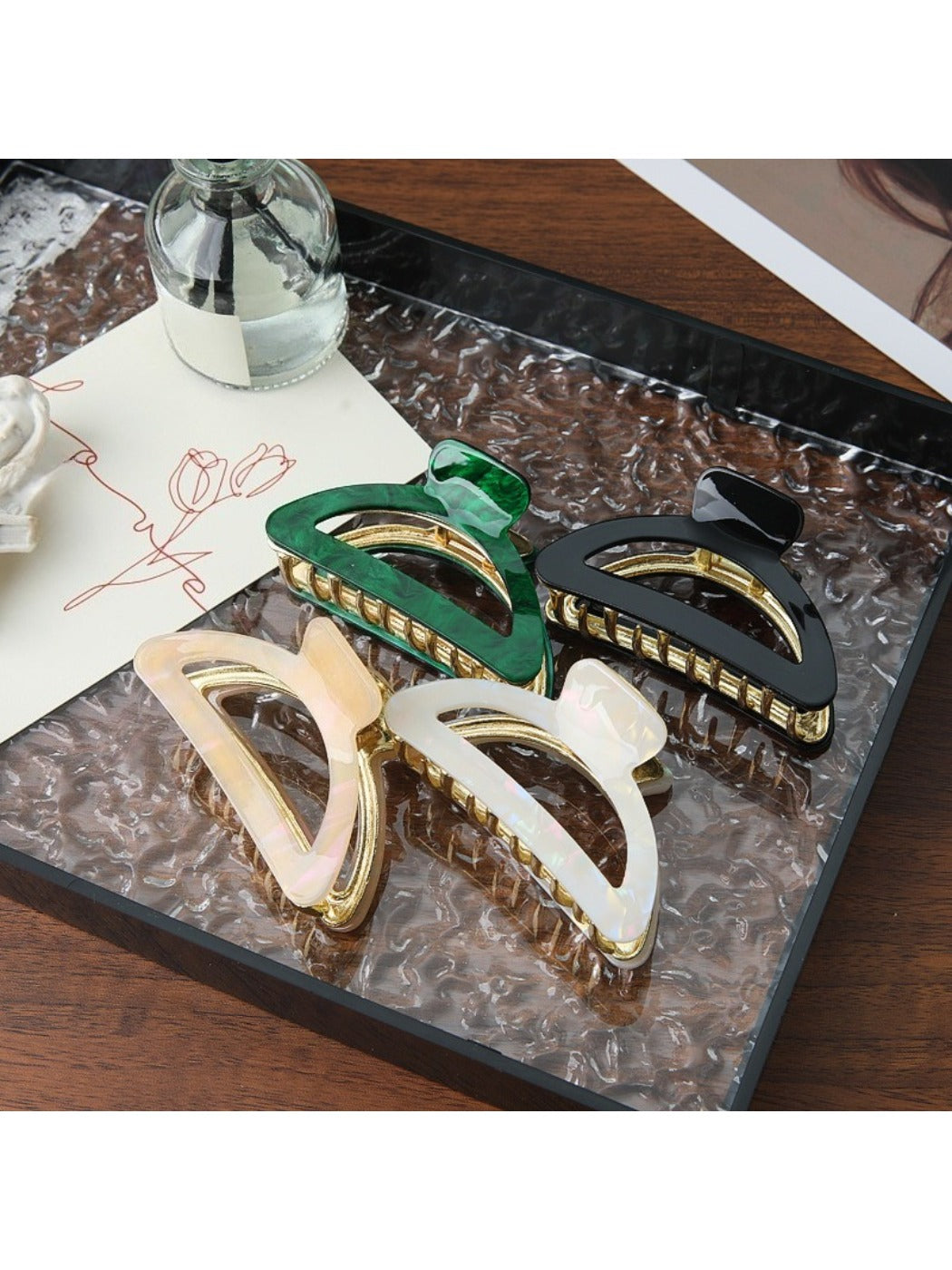Beau - Solid Color Claw Clip
