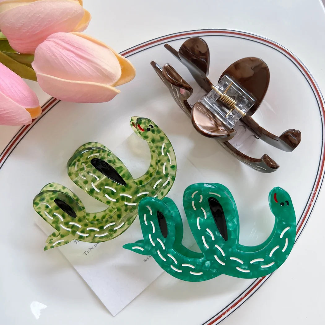 Beau - Wavy Snake Hair Claw