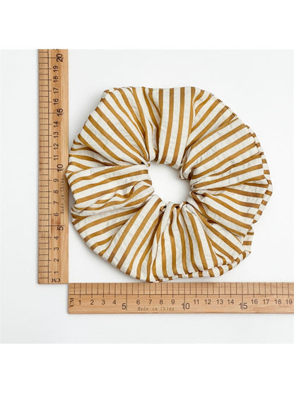 Gifty - Trendy Striped Fabric Scrunchie
