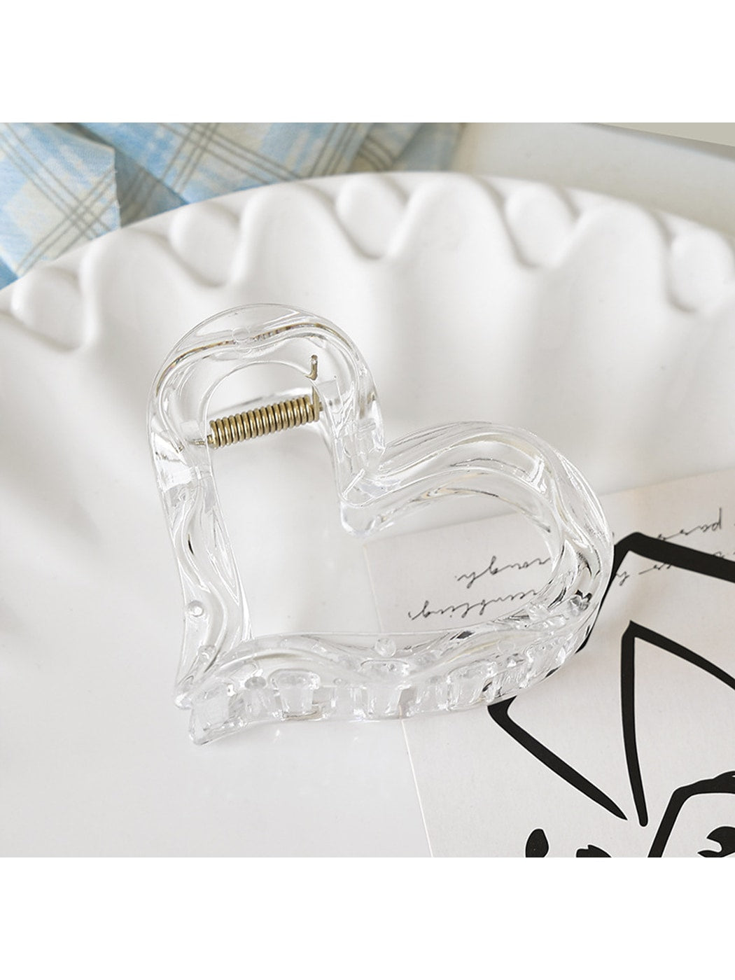 Beau - Sweet Style Heart Form Plastic Claw Hair Clip
