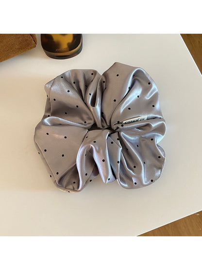 Gifty - Fashionable Vintage Dot Scrunchie