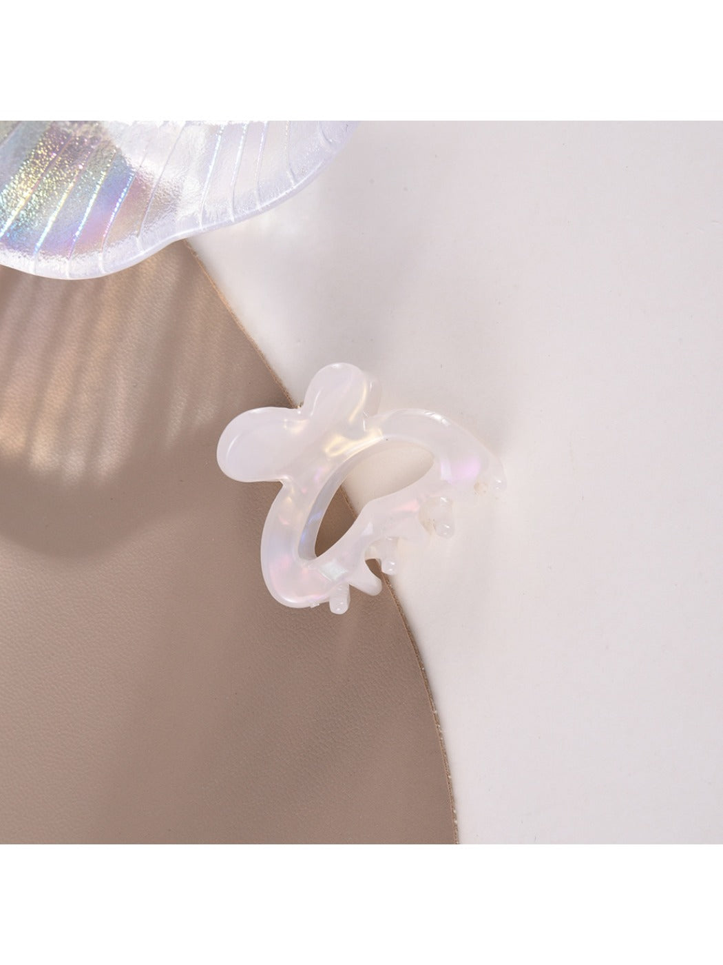 Beau - Adorable Openwork Bunny Ear Claw Clip