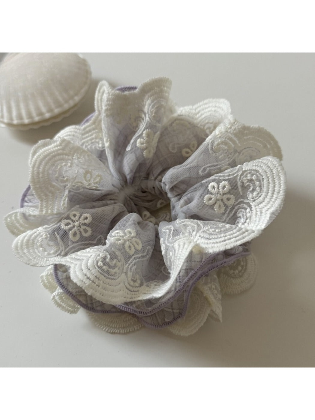 Gifty - Sweet Plaid Lace Scrunchie