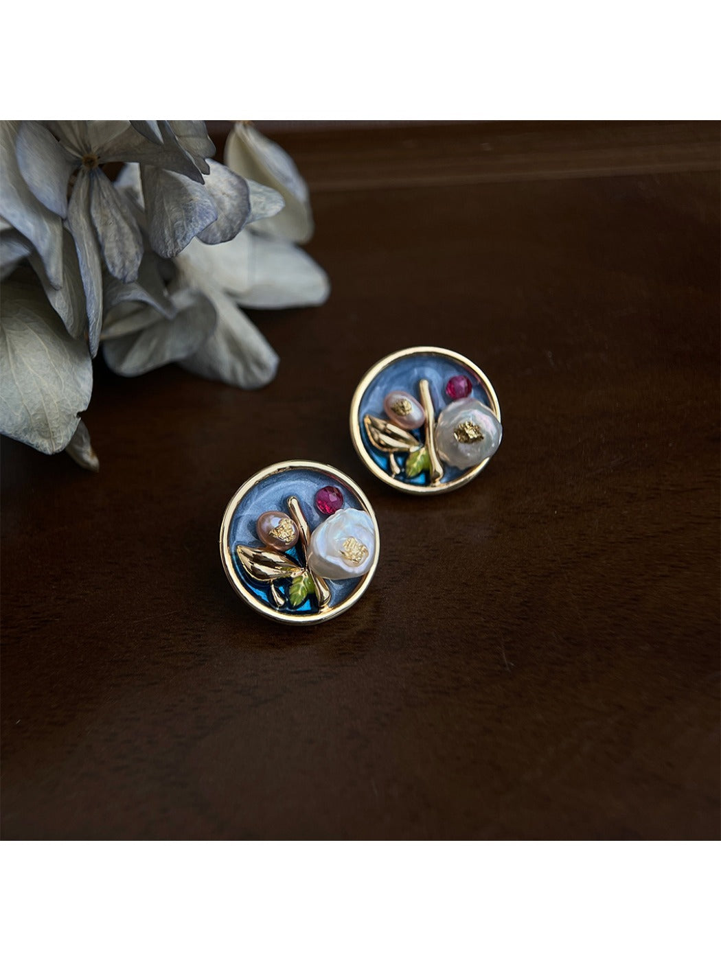Earedge - Retro Floral Relief Earrings