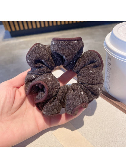 Gifty - Vintage Polka Dot Scrunchie