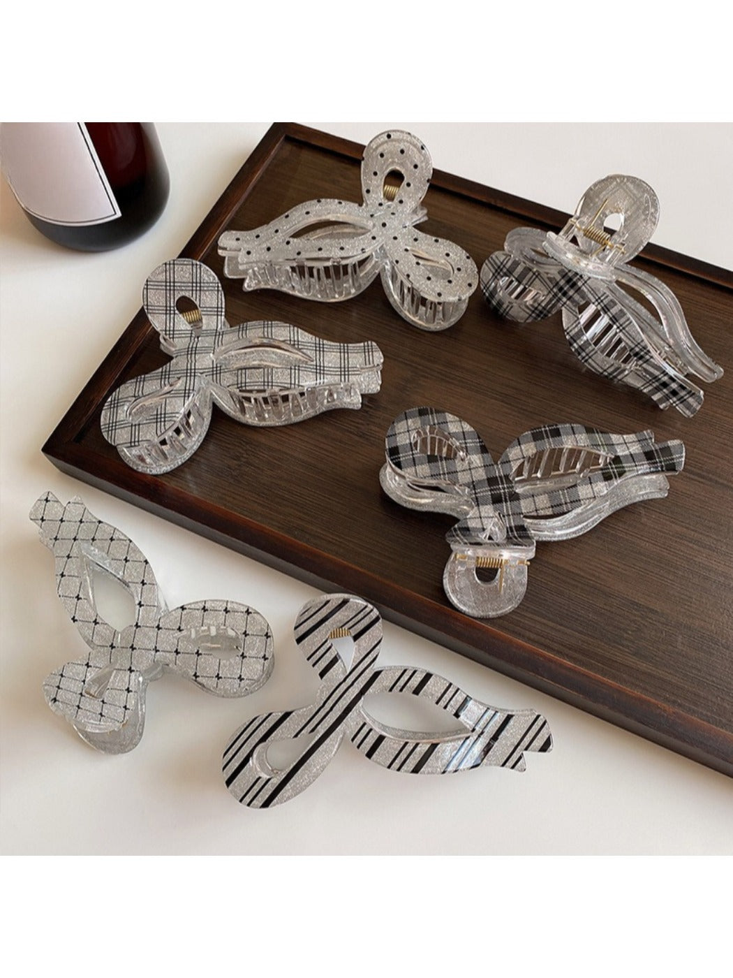 Beau - Elegant Bow Shaped Minimalist Claw Clip