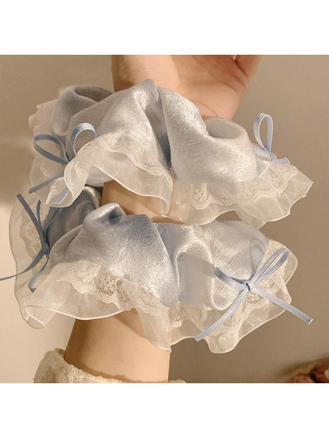 Gifty - Cream Style Lace Satin Hair Loop