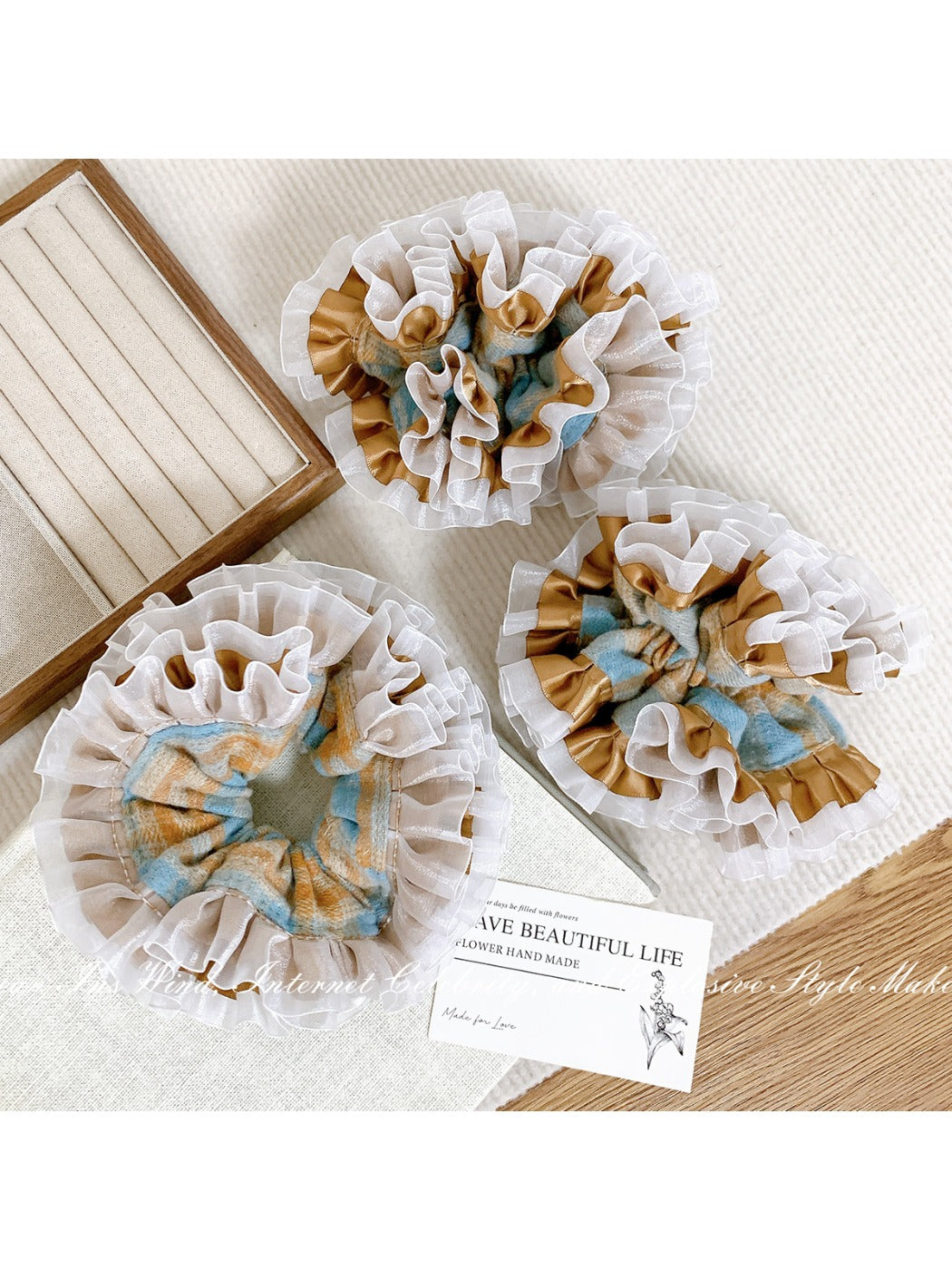 Gifty - Elegant Lace Trim Hair Ties