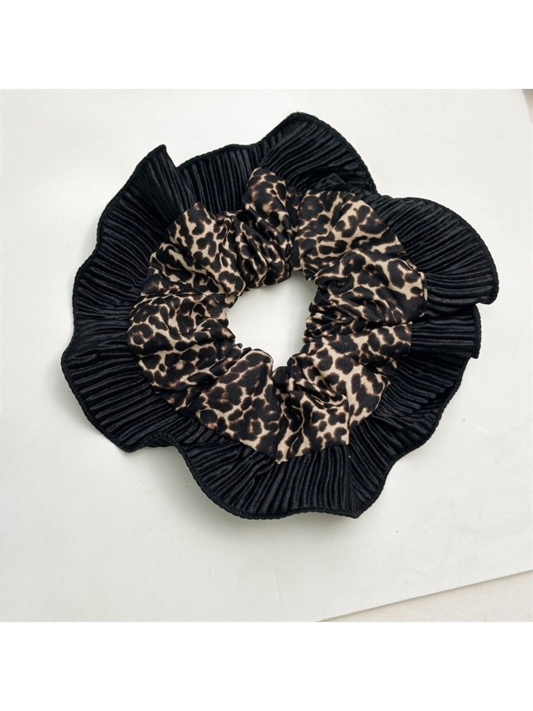 Gifty - Leopard Pattern Scrunchie Hair Tie