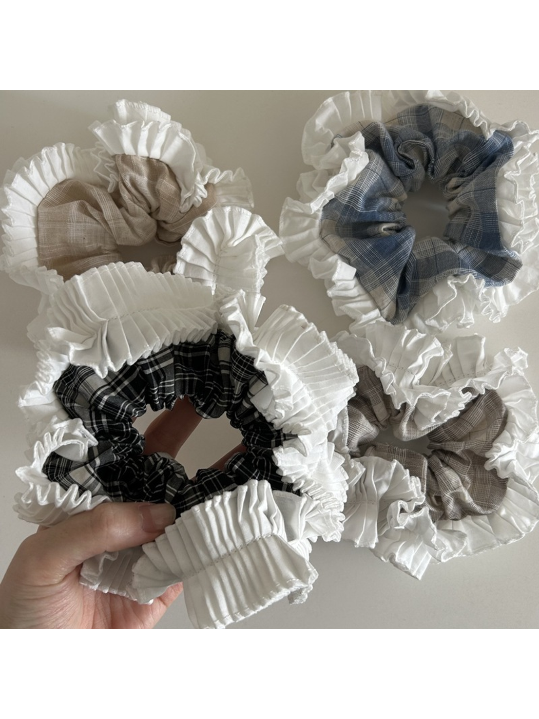 Gifty - Ruffled Minimalist Polyester Hair Scrunchie