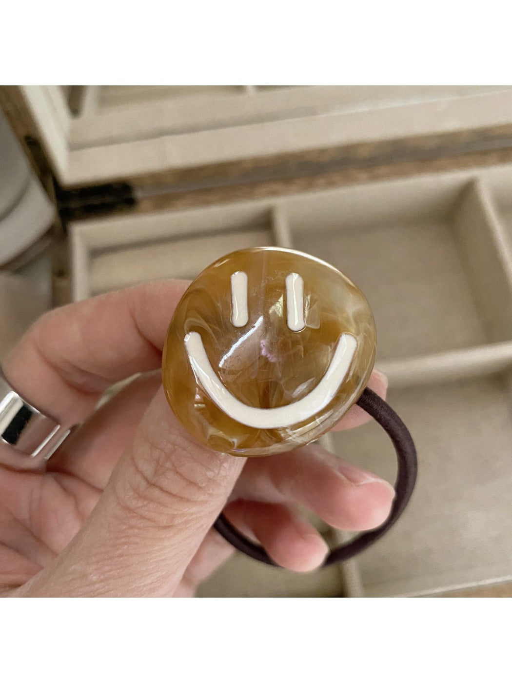 Gifty - Simple Cute Smiley Face Hair Tie