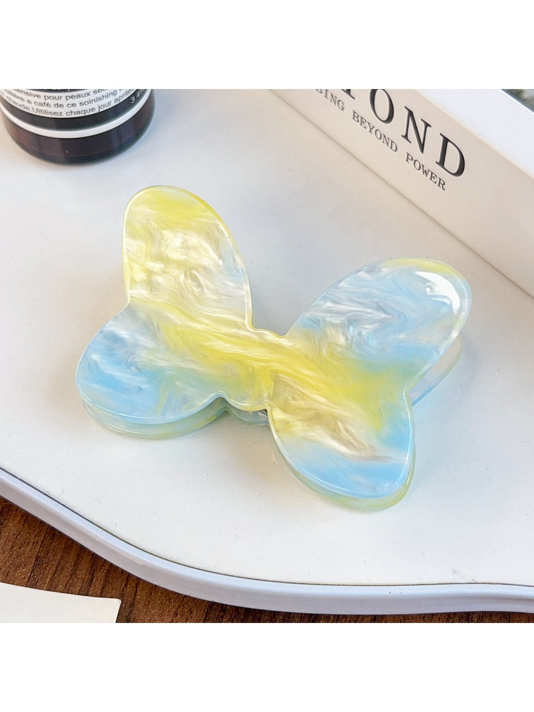 Beau - Acrylic Bow Shaped Decorative Hair Claw Clip