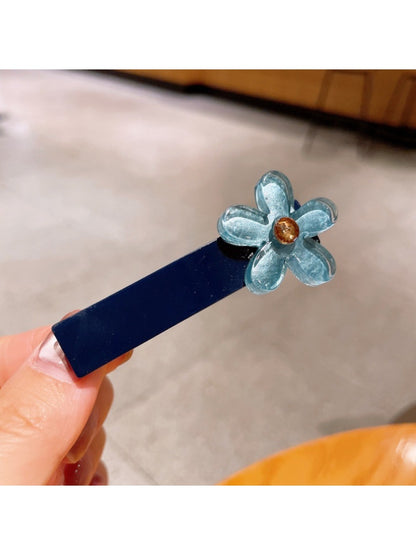 Beau - Single Color Flower Shaped Hair Clip