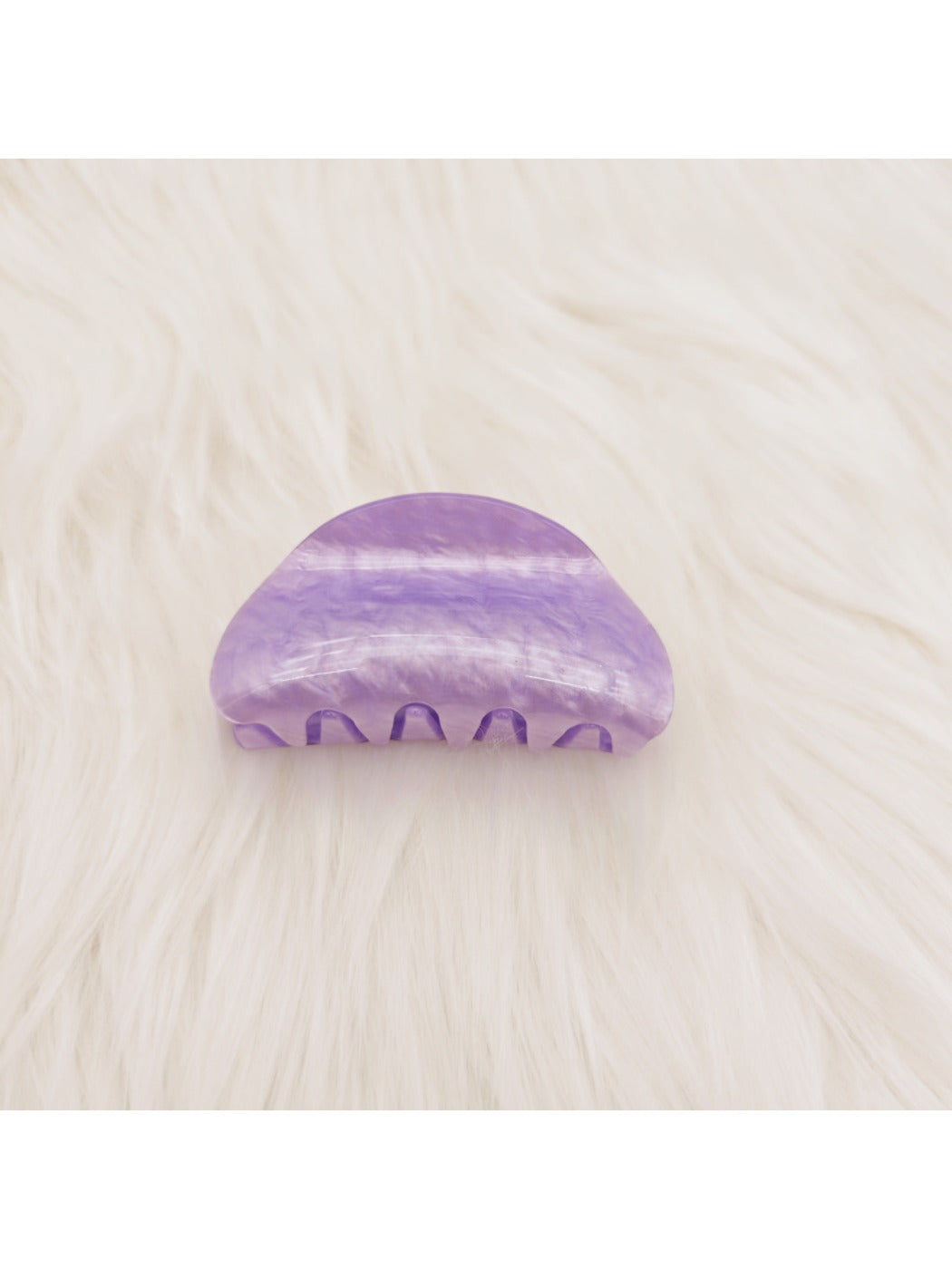 Beau marble pattern claw clip displayed alongside matching accessories
