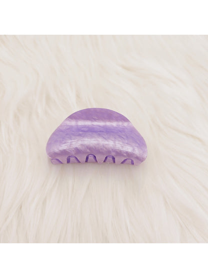 Beau marble pattern claw clip displayed alongside matching accessories