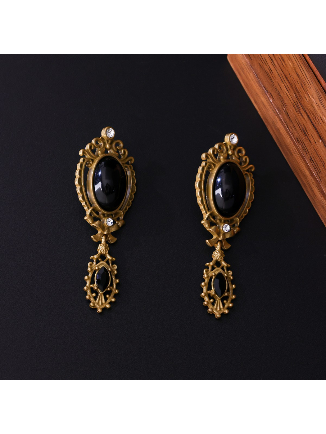 Earedge - Ornate Bow Detail Alloy Stud Earrings