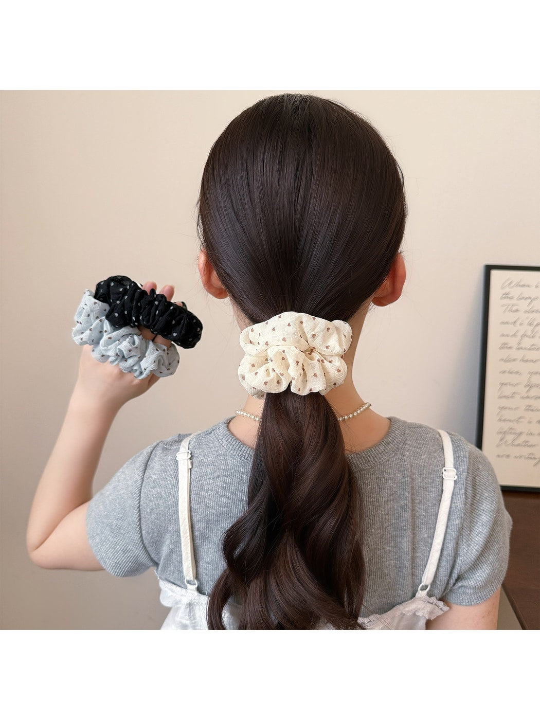 Gifty - Heart Pattern Ruffled Mesh Scrunchie