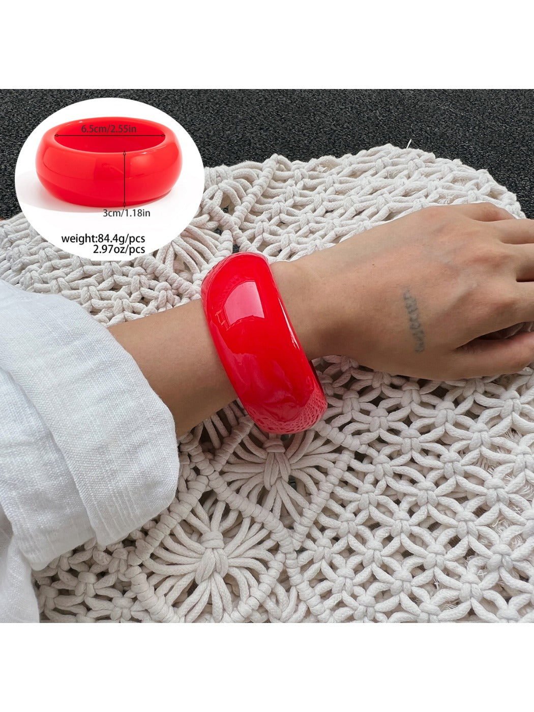 Detailed shot of Lovra bracelet's geometric shapes and polished surface