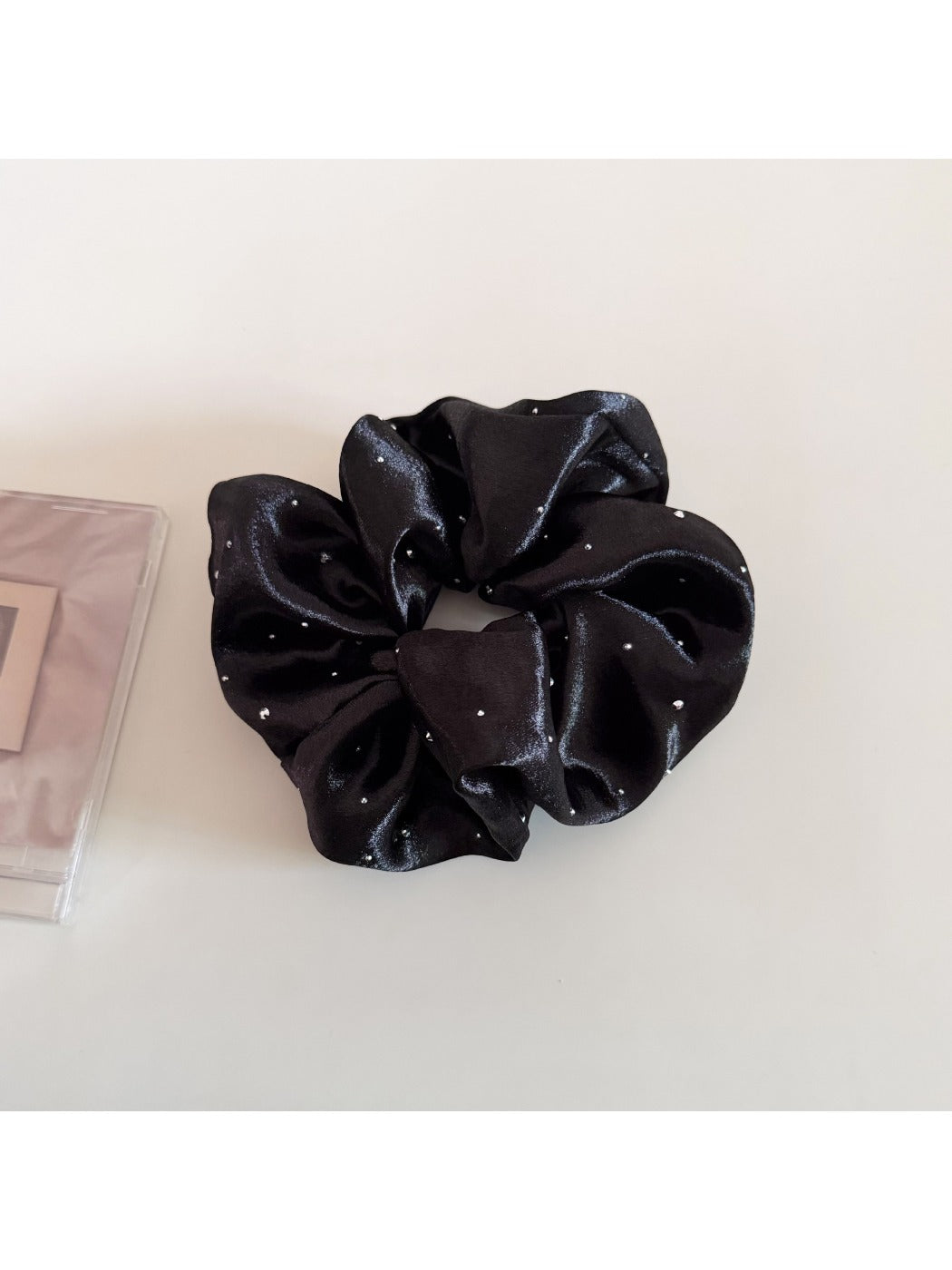 Gifty - Elegant Satin Crinkle Scrunchie