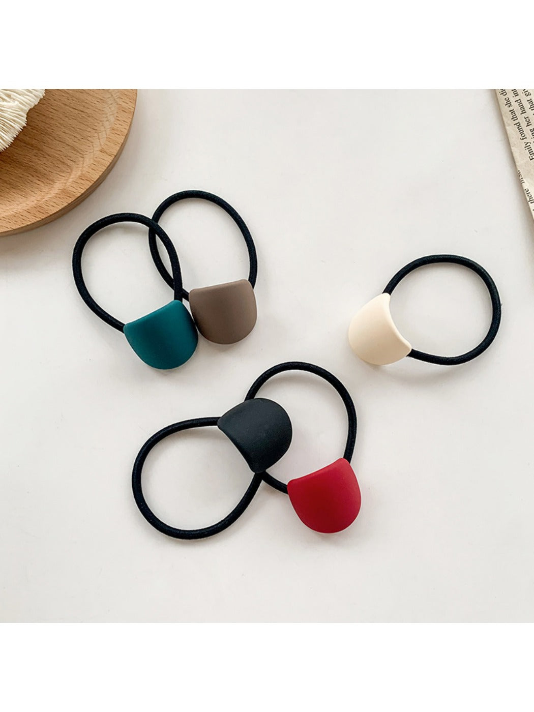 Gifty - Solid Color Curved Hair Tie
