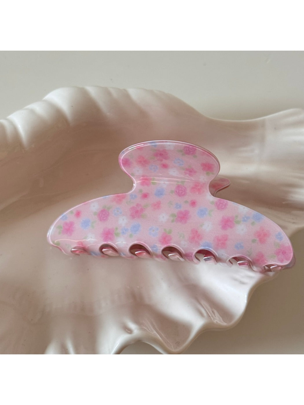 Beau - Pink Rose Patterned Hair Claw Clip